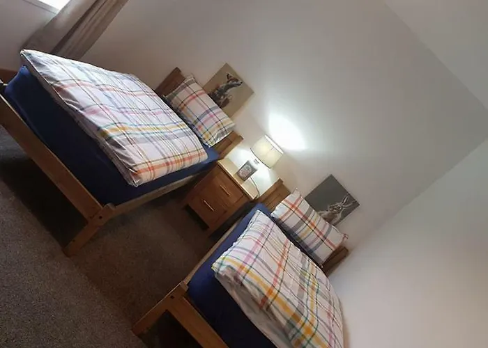 Yvi\'S 2-3 Bedroom Town Apartment
